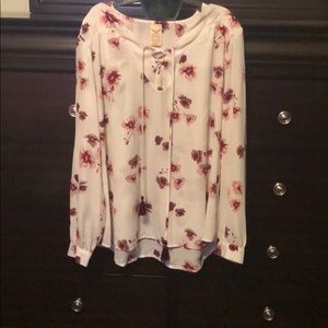 ⭐️Fashionable Faded Glory Blouse⭐️